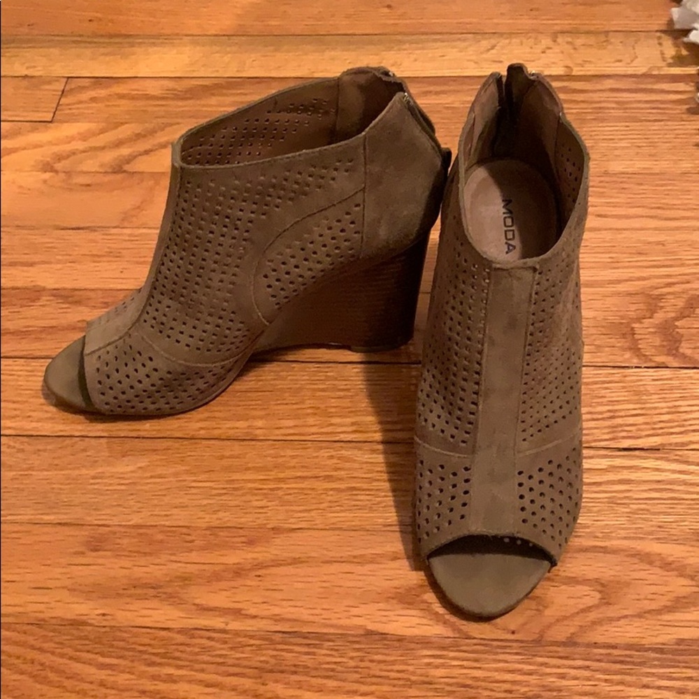 Fall Suede Wedges!